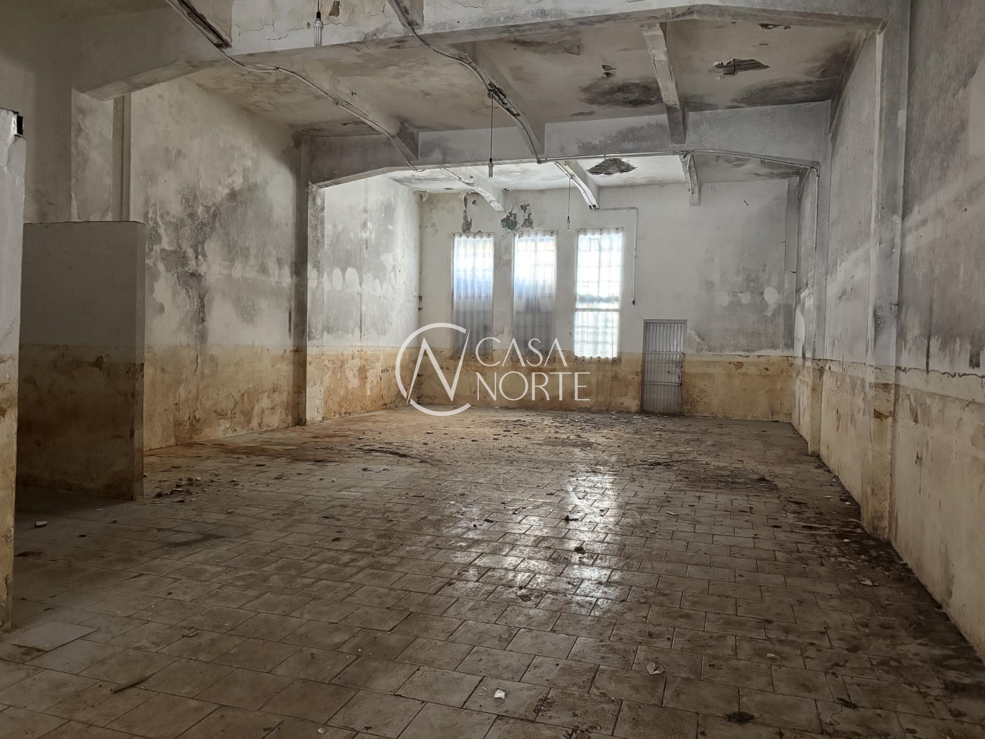 Casa Comercial à venda , 350m², Rua Coronel Vicente no bairro Centro Histórico em Porto Alegre