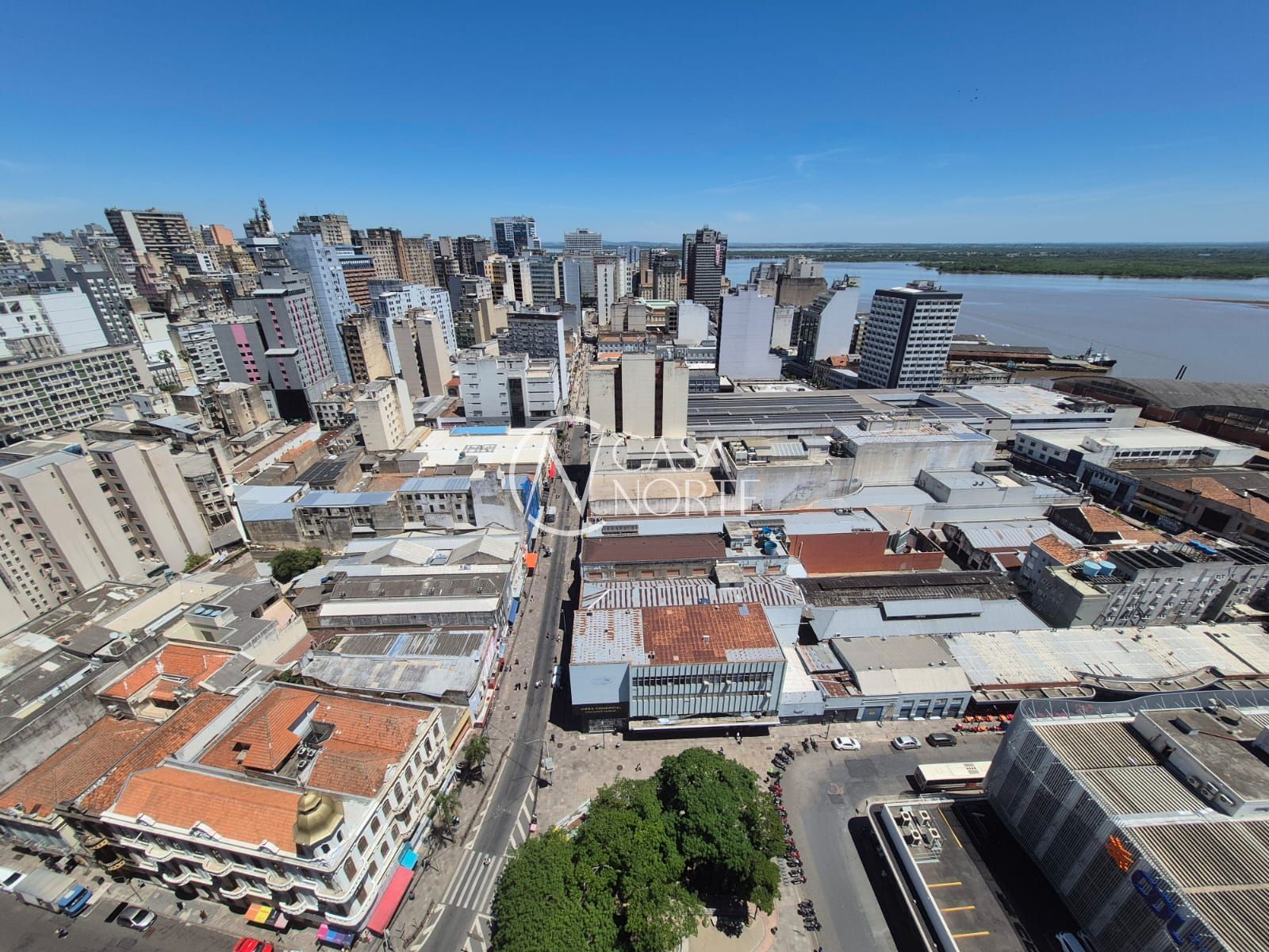 Sala Comercial à venda com 1 quarto, 29m², Praça Osvaldo Cruz no bairro Centro Histórico em Porto Alegre