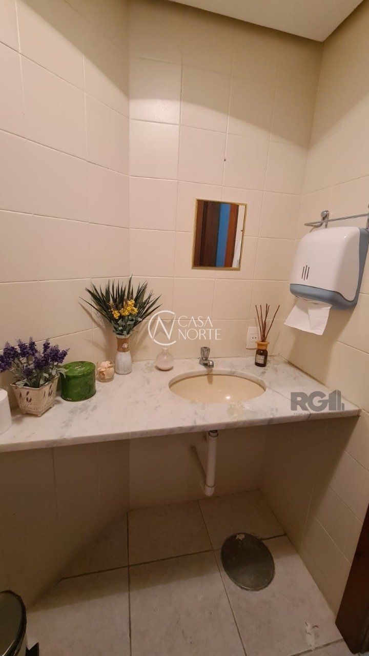 Sala Comercial à venda , 39m², Avenida Taquara no bairro Petrópolis em Porto Alegre