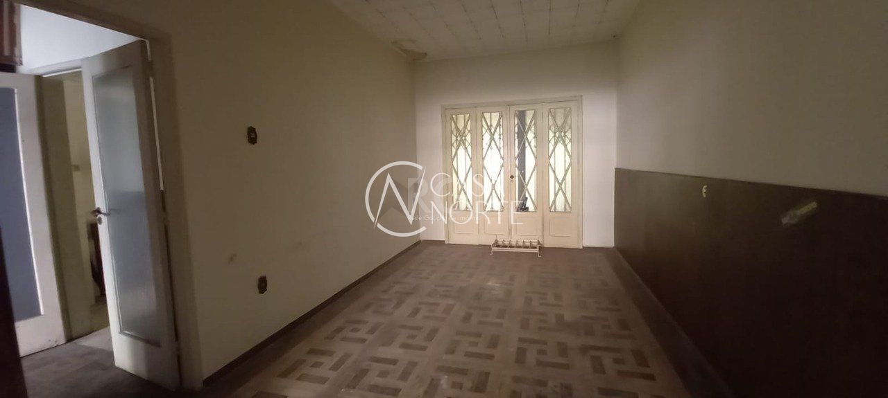 Casa à venda com 3 quartos, 130m², Rua Santo Antônio no bairro Floresta em Porto Alegre