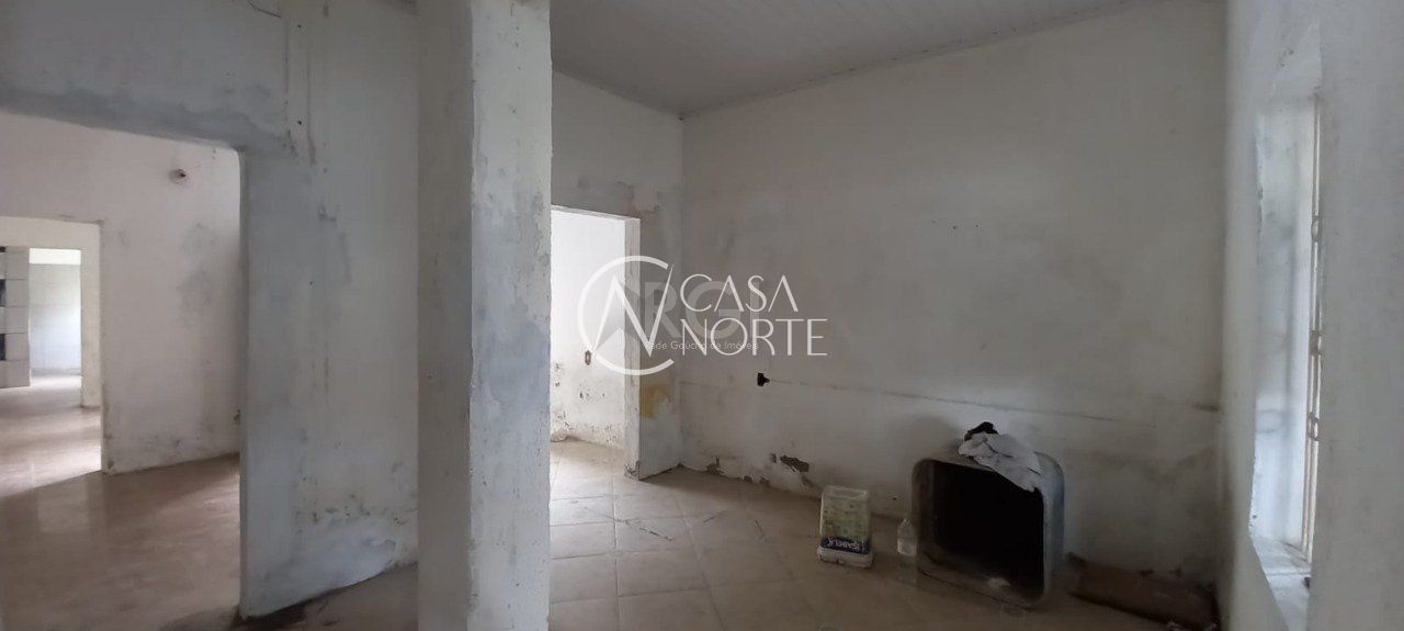 Sobrado à venda com 4 quartos, 110m², 1 suíte, 2 vagas, Rua Santo Antônio no bairro Floresta em Porto Alegre