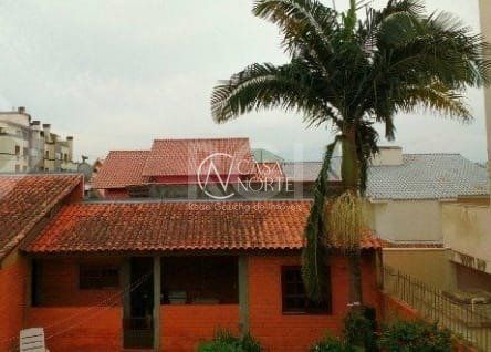 Casa à venda com 3 quartos, 220m², 1 suíte, 2 vagas, Rua Dona Adda Mascarenhas de Moraes no bairro Jardim Itu em Porto Alegre