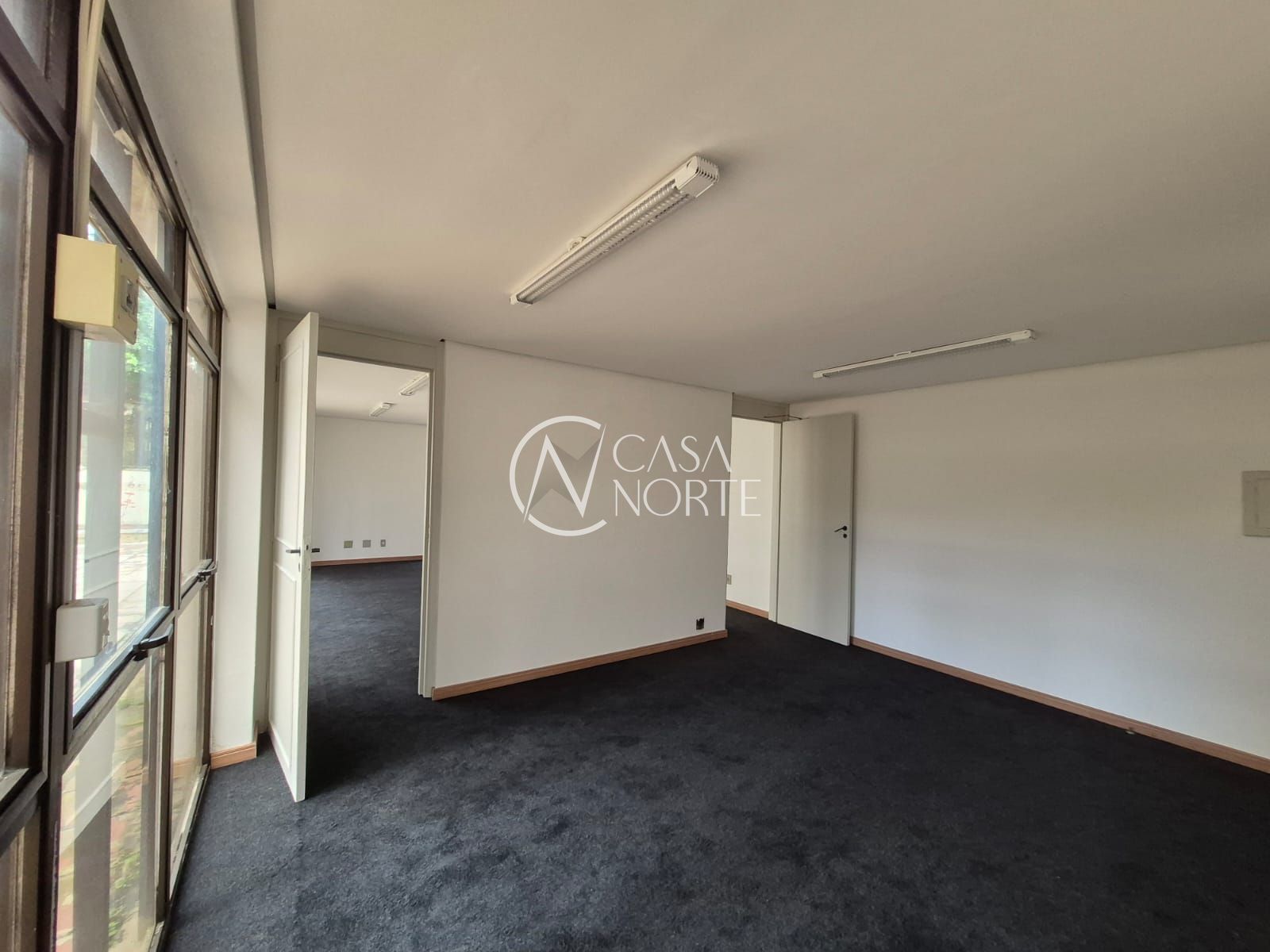 Conjunto Comercial à venda com 2 quartos, 50m², Rua Doutor Florêncio Ygartua no bairro Moinhos de Vento em Porto Alegre