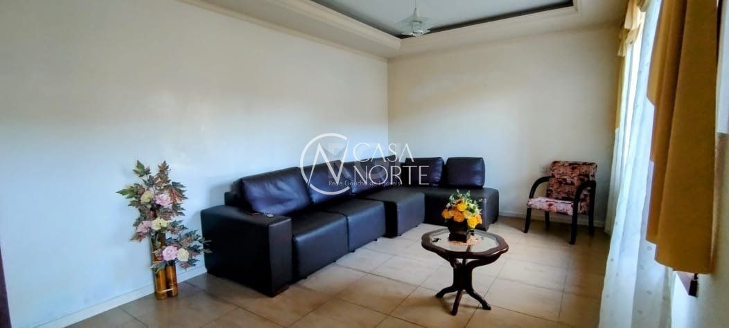 Casa à venda com 2 quartos, 100m², 1 vaga, Rua Serafim Alencastro no bairro Sarandi em Porto Alegre