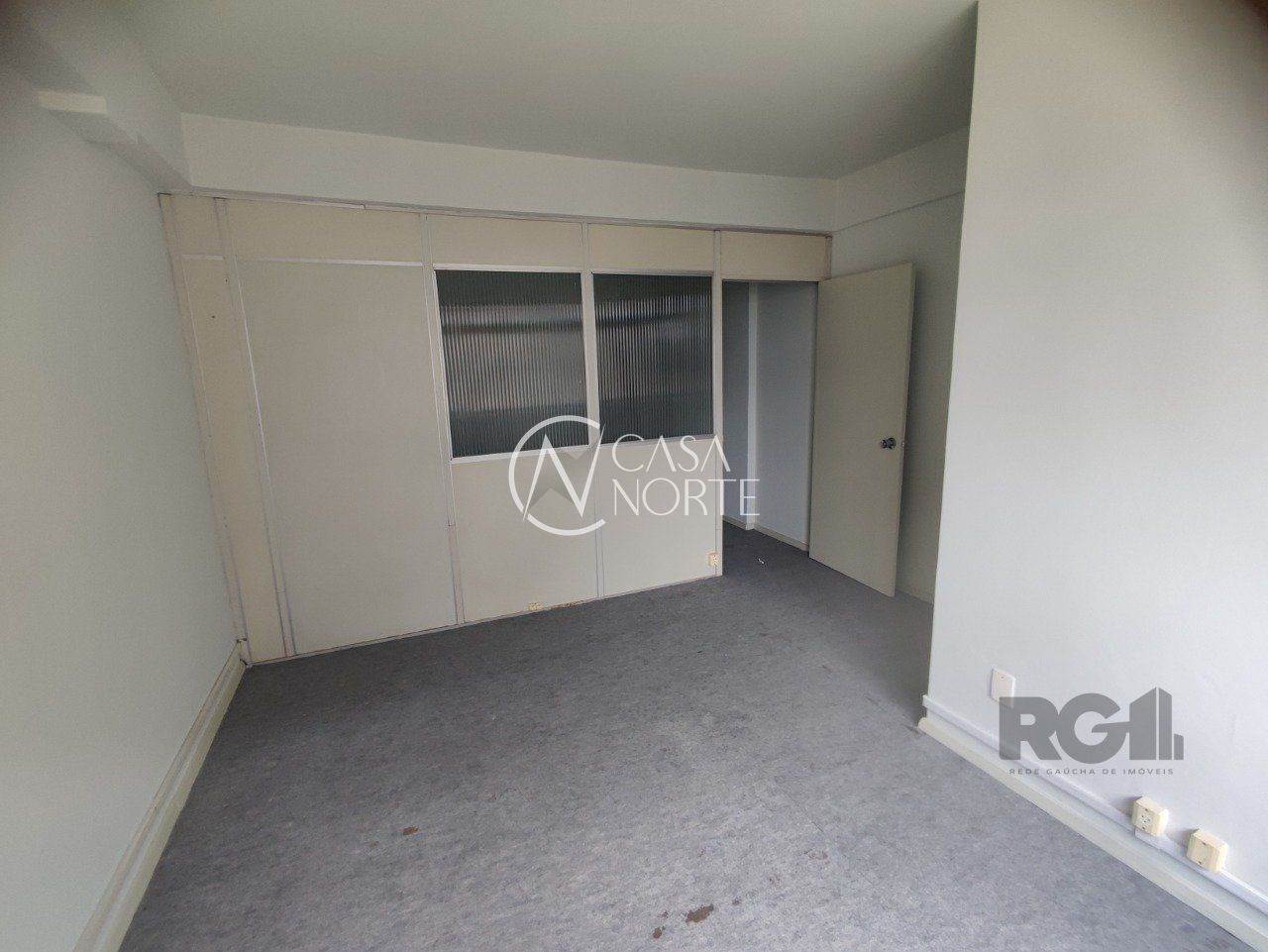 Sala Comercial à venda , 28m², Rua dos Andradas no bairro Centro Histórico em Porto Alegre