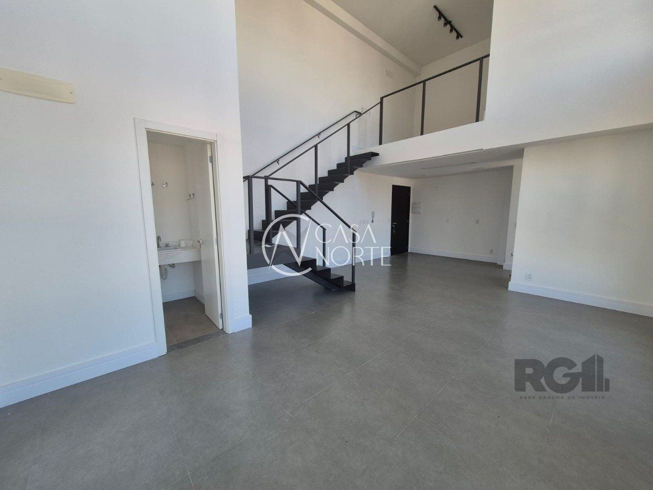 Duplex à venda com 1 quarto, 72m², 1 suíte, 2 vagas, Rua General Lima e Silva no bairro Cidade Baixa em Porto Alegre