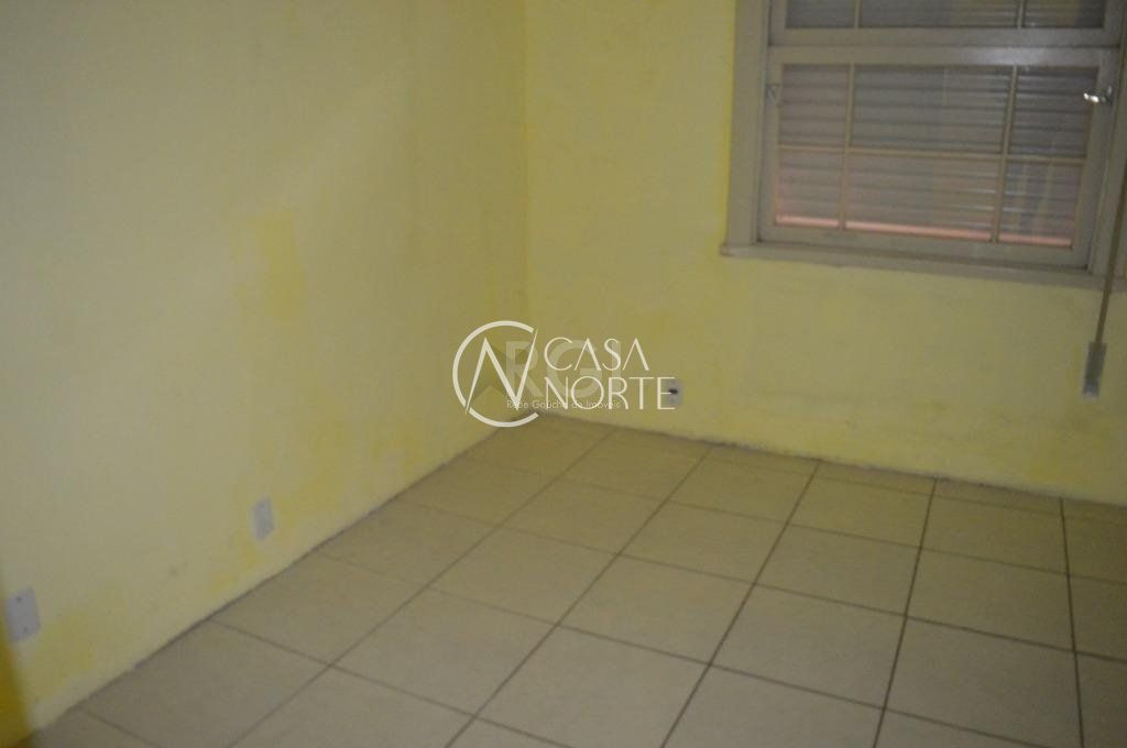 Sobrado à venda com 10 quartos, 300m², 2 suítes, Rua Ernesto Alves no bairro Floresta em Porto Alegre