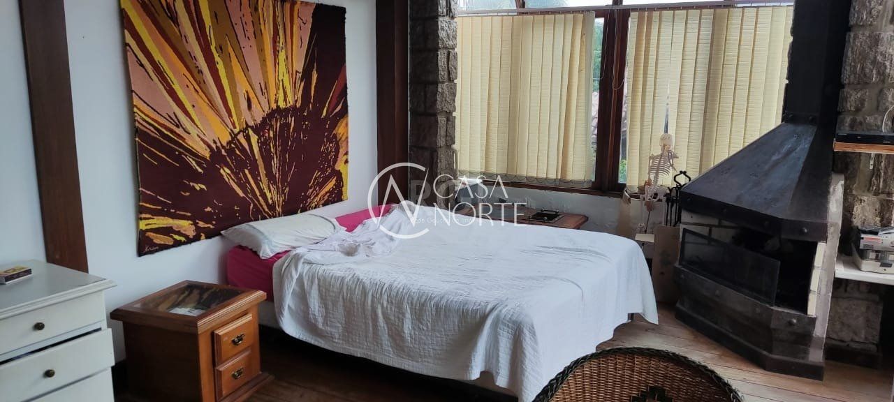 Casa à venda com 4 quartos, 1000m², 2 suítes, Rua Charruas no bairro Espírito Santo em Porto Alegre