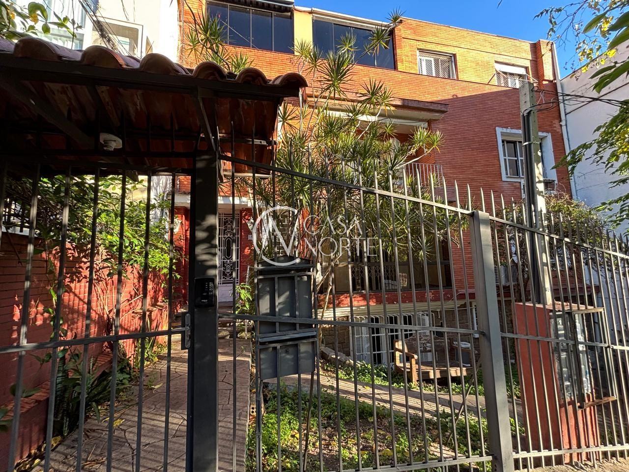 Apartamento à venda com 2 quartos, 107m², 1 vaga, Rua Dona Laura no bairro Rio Branco em Porto Alegre