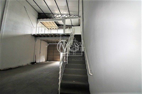 Pavilhão à venda , 521m², Rua Buarque de Macedo no bairro São Geraldo em Porto Alegre