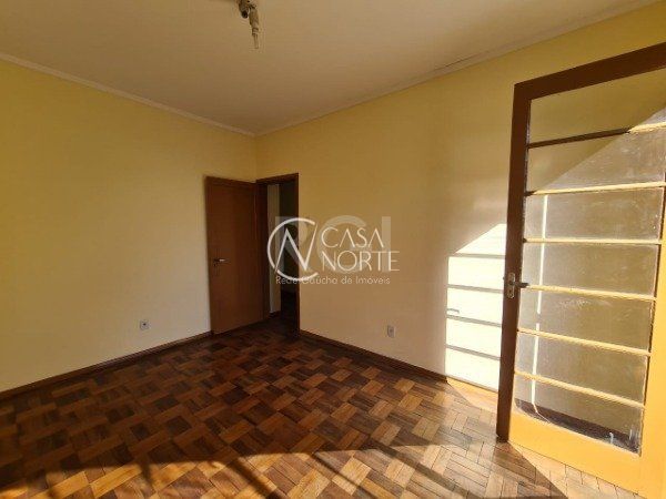 Apartamento à venda com 2 quartos, 82m², 1 vaga, Avenida Benjamin Constant no bairro São João em Porto Alegre