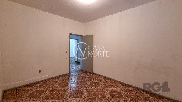 Casa à venda com 3 quartos, 215m², 6 vagas, Rua Conselheiro Brusque no bairro Jardim Itu em Porto Alegre