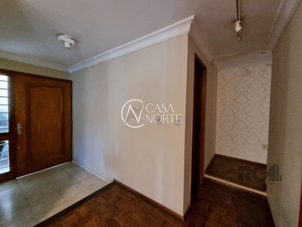 Casa à venda com 3 quartos, 280m², 1 suíte, 2 vagas, Avenida Doutor Walter So Jobim no bairro Jardim Lindóia em Porto Alegre