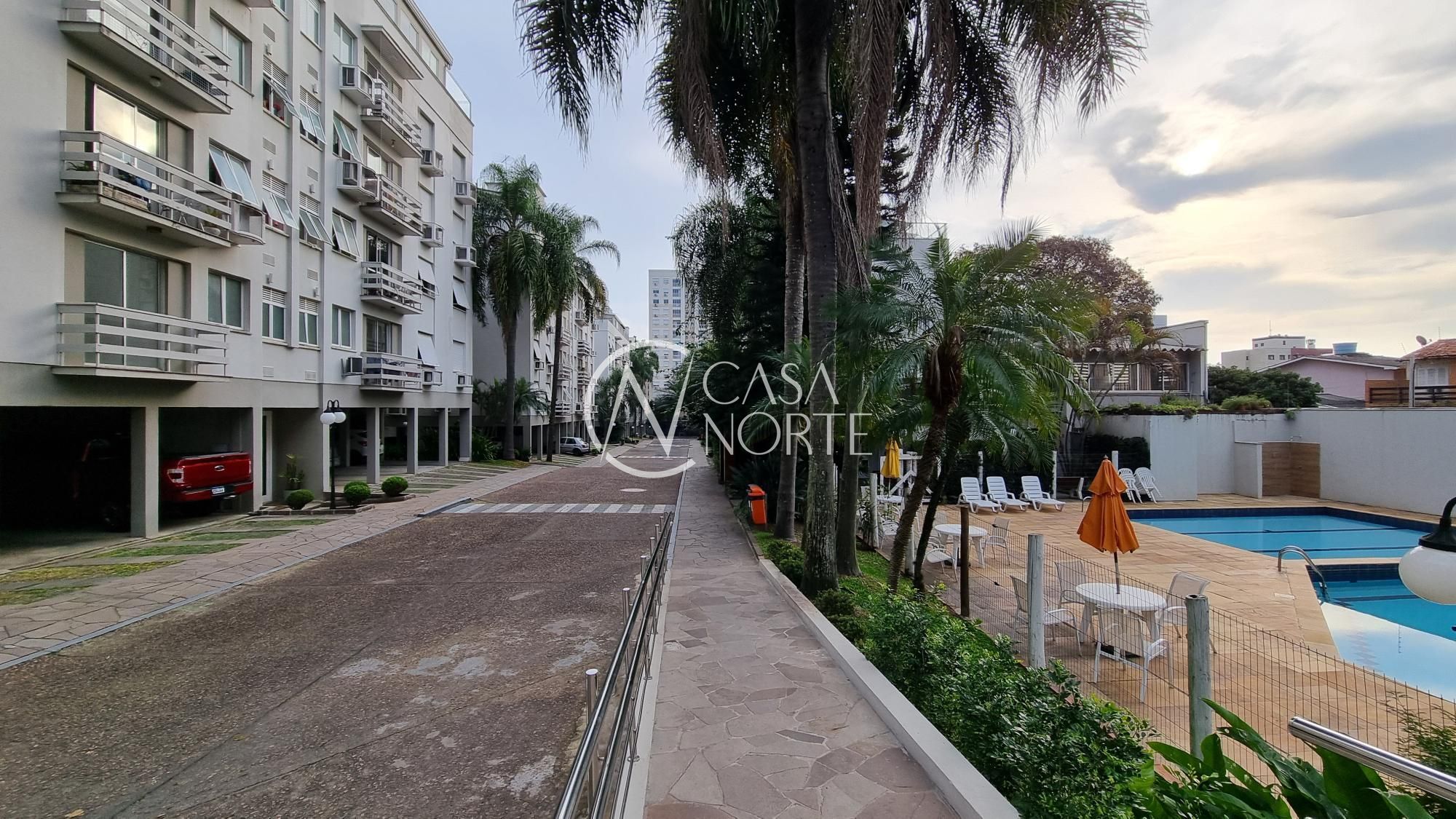 Apartamento à venda com 3 quartos, 77m², 2 vagas, Avenida João Wallig no bairro Passo da Areia em Porto Alegre