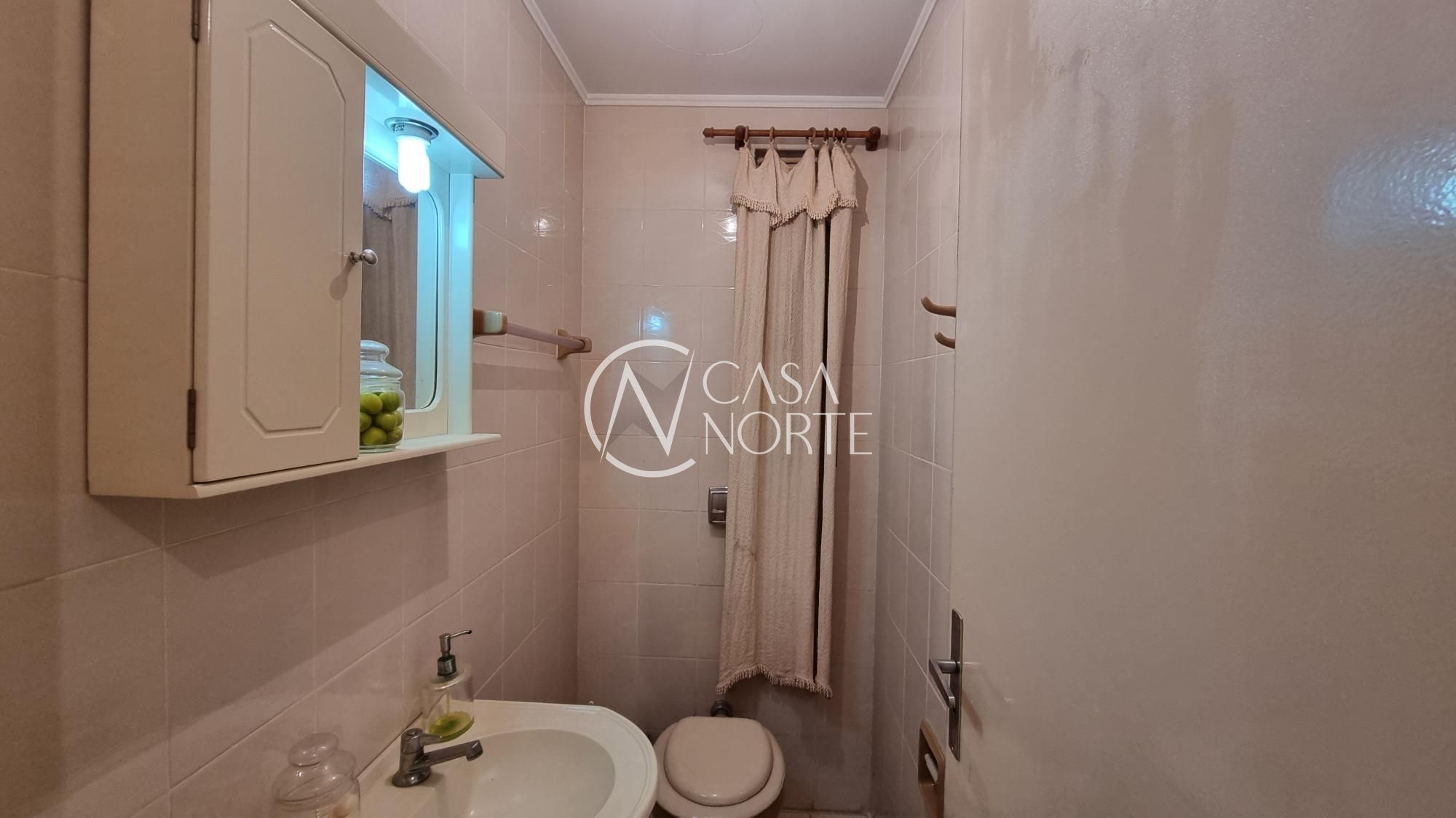 Apartamento à venda com 3 quartos, 77m², 2 vagas, Avenida João Wallig no bairro Passo da Areia em Porto Alegre