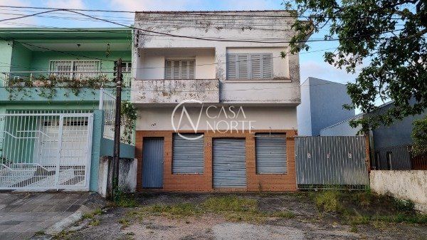 Casa à venda com 3 quartos, 215m², 6 vagas, Rua Conselheiro Brusque no bairro Jardim Itu em Porto Alegre