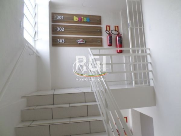 Sala Comercial à venda com 1 quarto, 53m², Rua Três de Maio no bairro Floresta em Porto Alegre