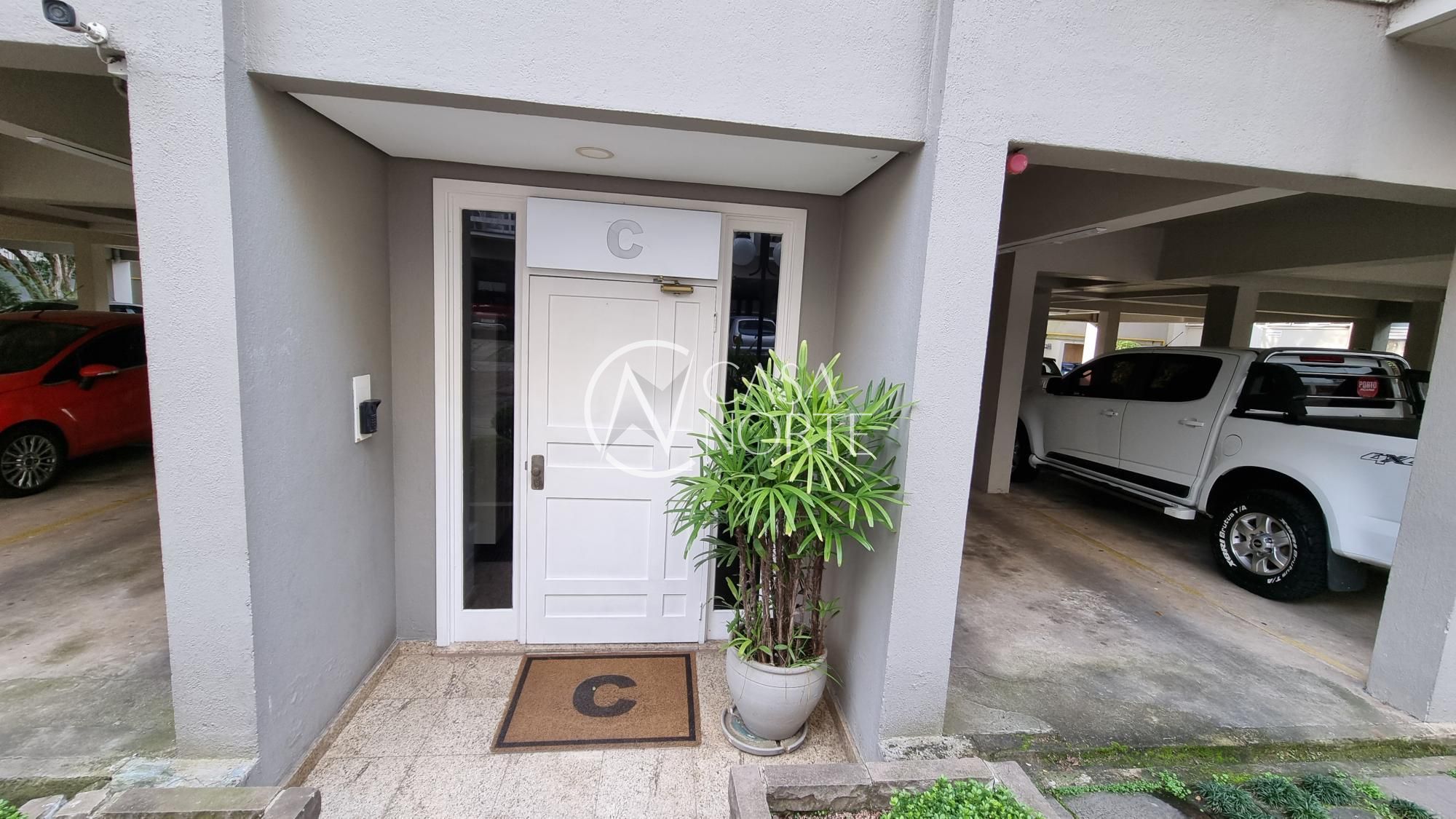 Apartamento à venda com 3 quartos, 77m², 2 vagas, Avenida João Wallig no bairro Passo da Areia em Porto Alegre