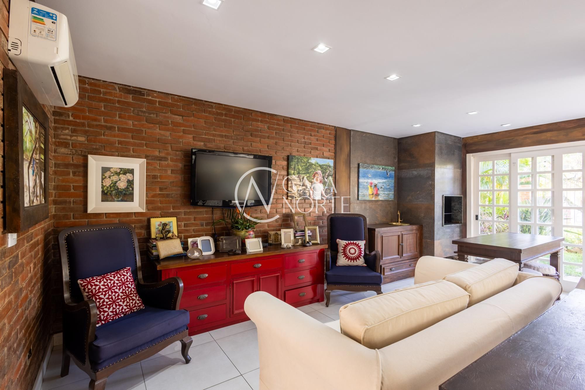 Casa de Condomínio à venda com 3 quartos, 201m², 1 suíte, 3 vagas, Rua Germano Gundlach no bairro Chácara das Pedras em Porto Alegre