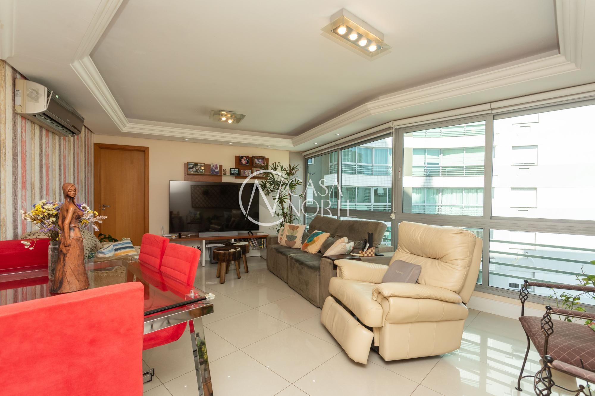 Apartamento à venda com 3 quartos, 129m², 1 suíte, 2 vagas, Rua Nunes Machado no bairro Azenha em Porto Alegre