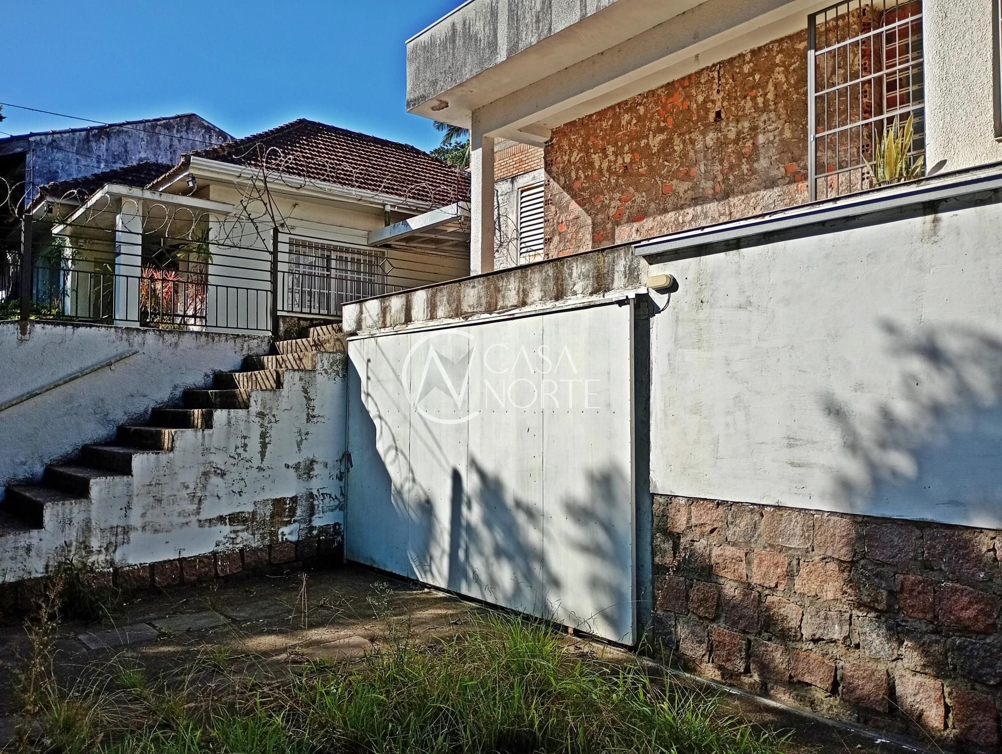 Casa à venda com 3 quartos, 147m², 3 suítes, 2 vagas, Avenida General Barreto Viana no bairro Chácara das Pedras em Porto Alegre