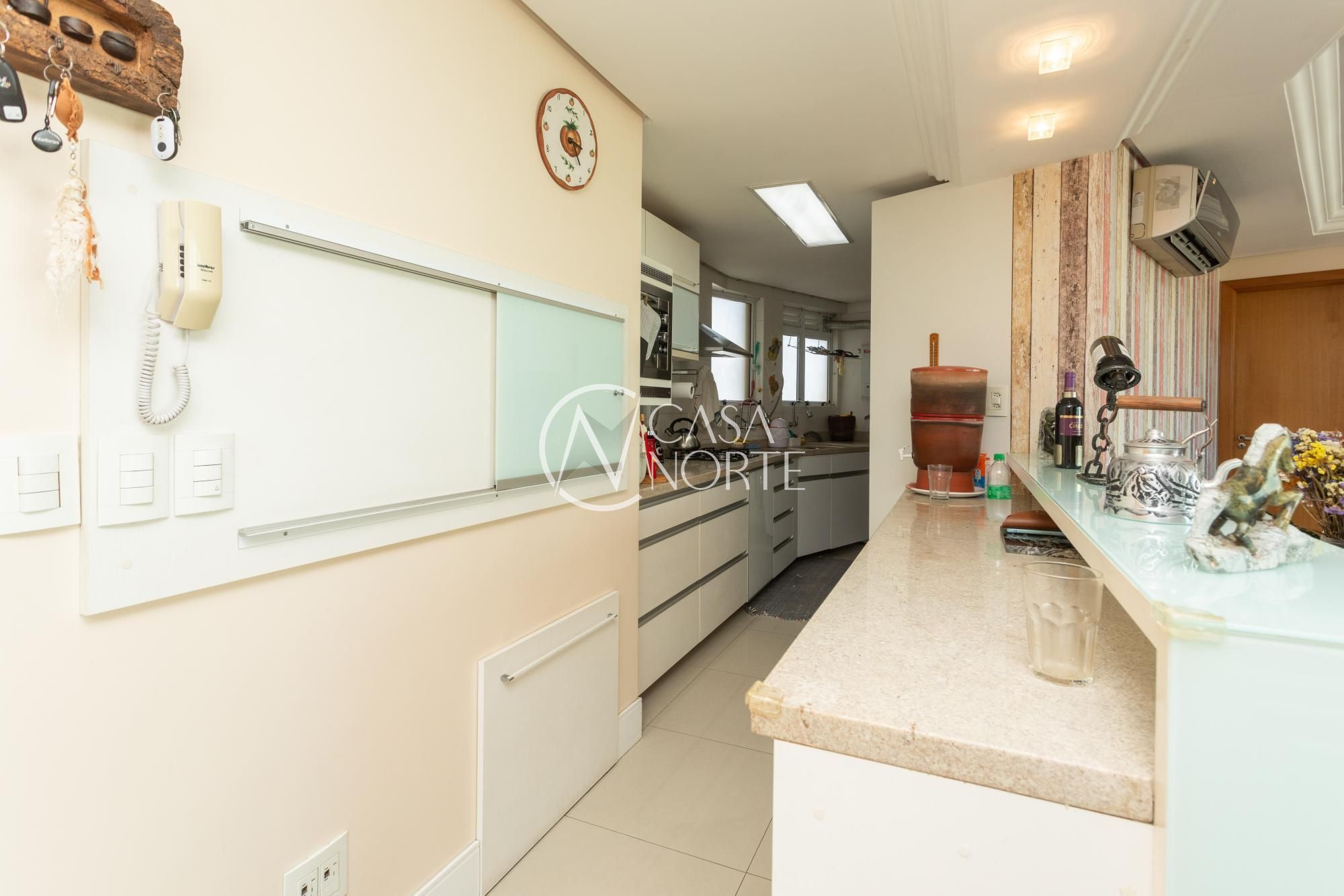 Apartamento à venda com 3 quartos, 129m², 1 suíte, 2 vagas, Rua Nunes Machado no bairro Azenha em Porto Alegre