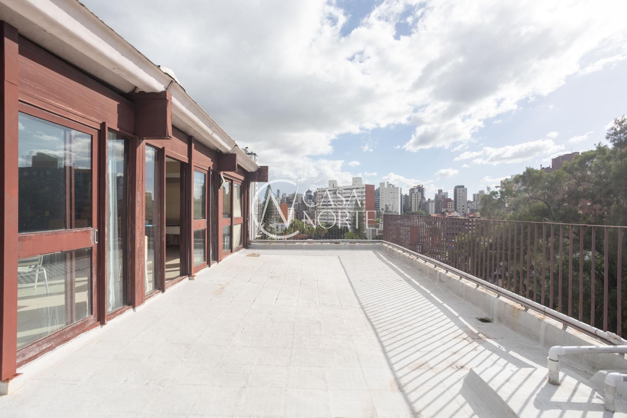 Cobertura à venda com 3 quartos, 152m², 1 suíte, 2 vagas, Avenida Carlos Gomes no bairro Petrópolis em Porto Alegre