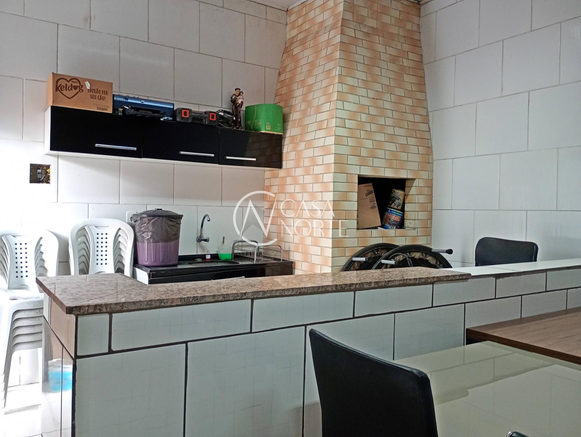 Casa à venda com 4 quartos, 137m², 3 vagas, Rua Artur Fabião Carneiro no bairro Passo da Areia em Porto Alegre
