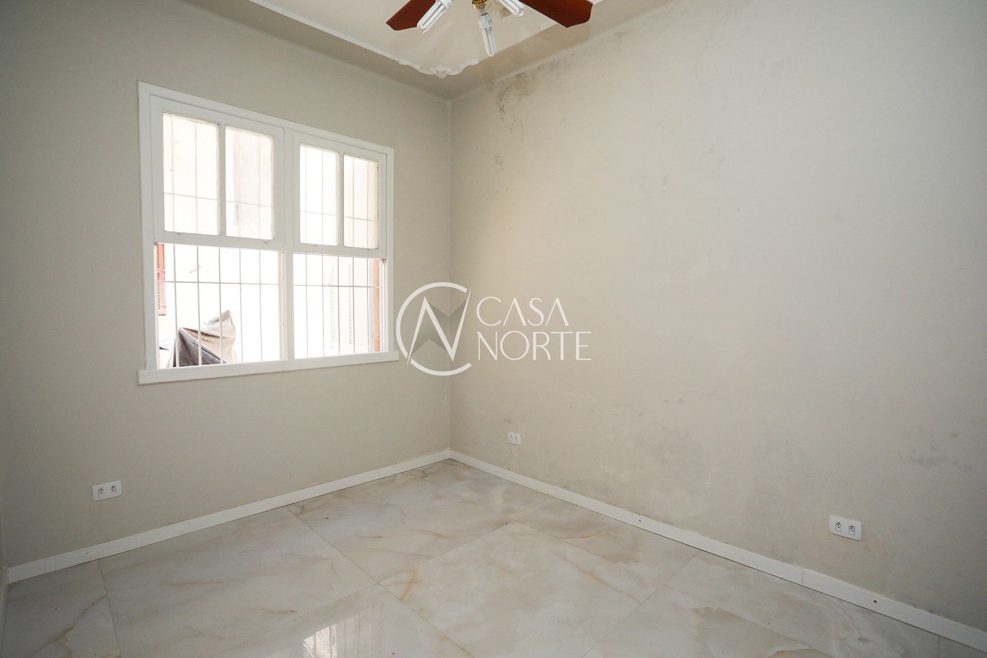 Apartamento à venda com 2 quartos, 63m², 1 vaga, Rua Dezessete de Junho no bairro Menino Deus em Porto Alegre