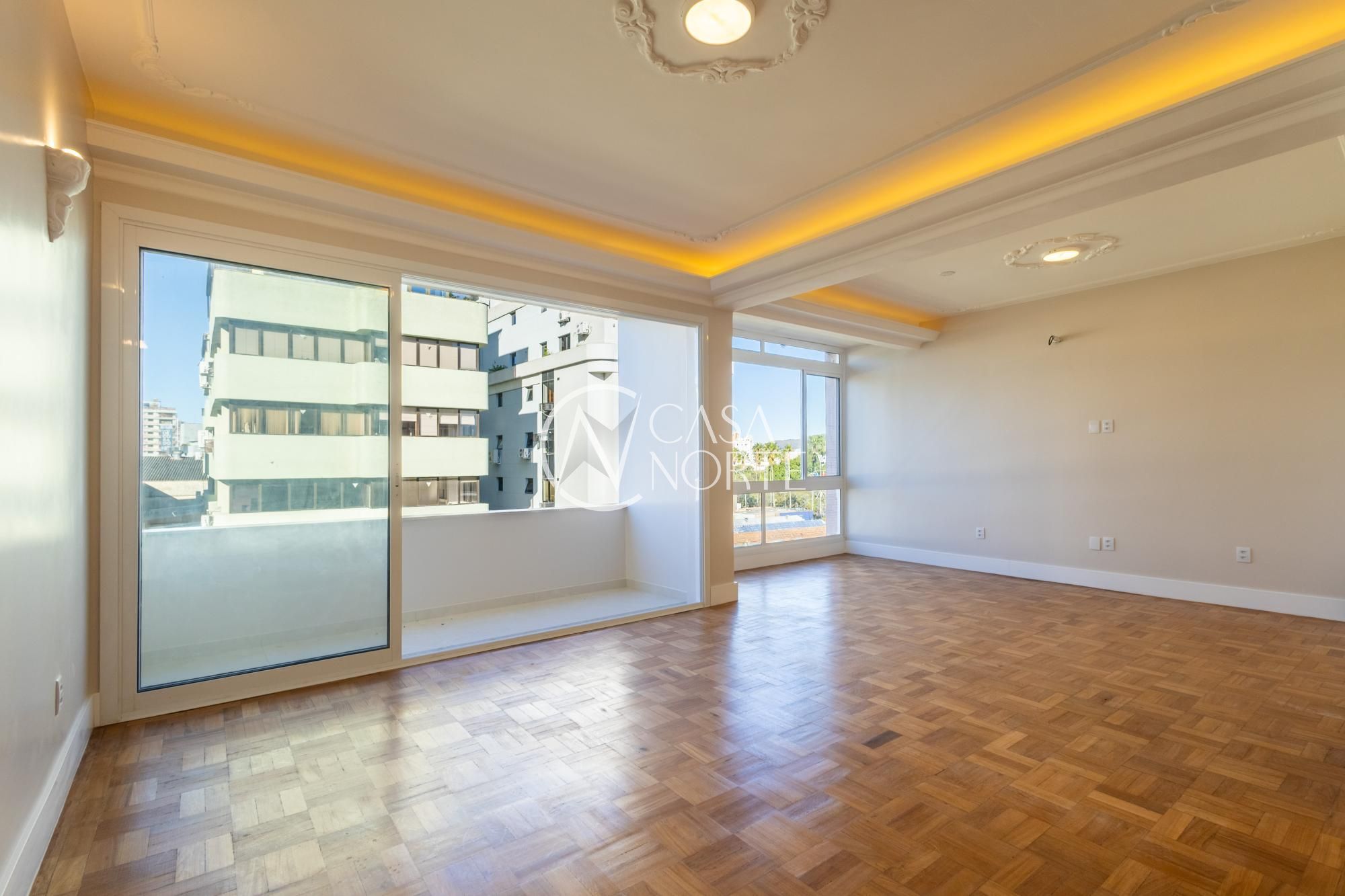 Apartamento à venda com 3 quartos, 139m², 1 suíte, 1 vaga, Rua General João Telles no bairro Bom Fim em Porto Alegre