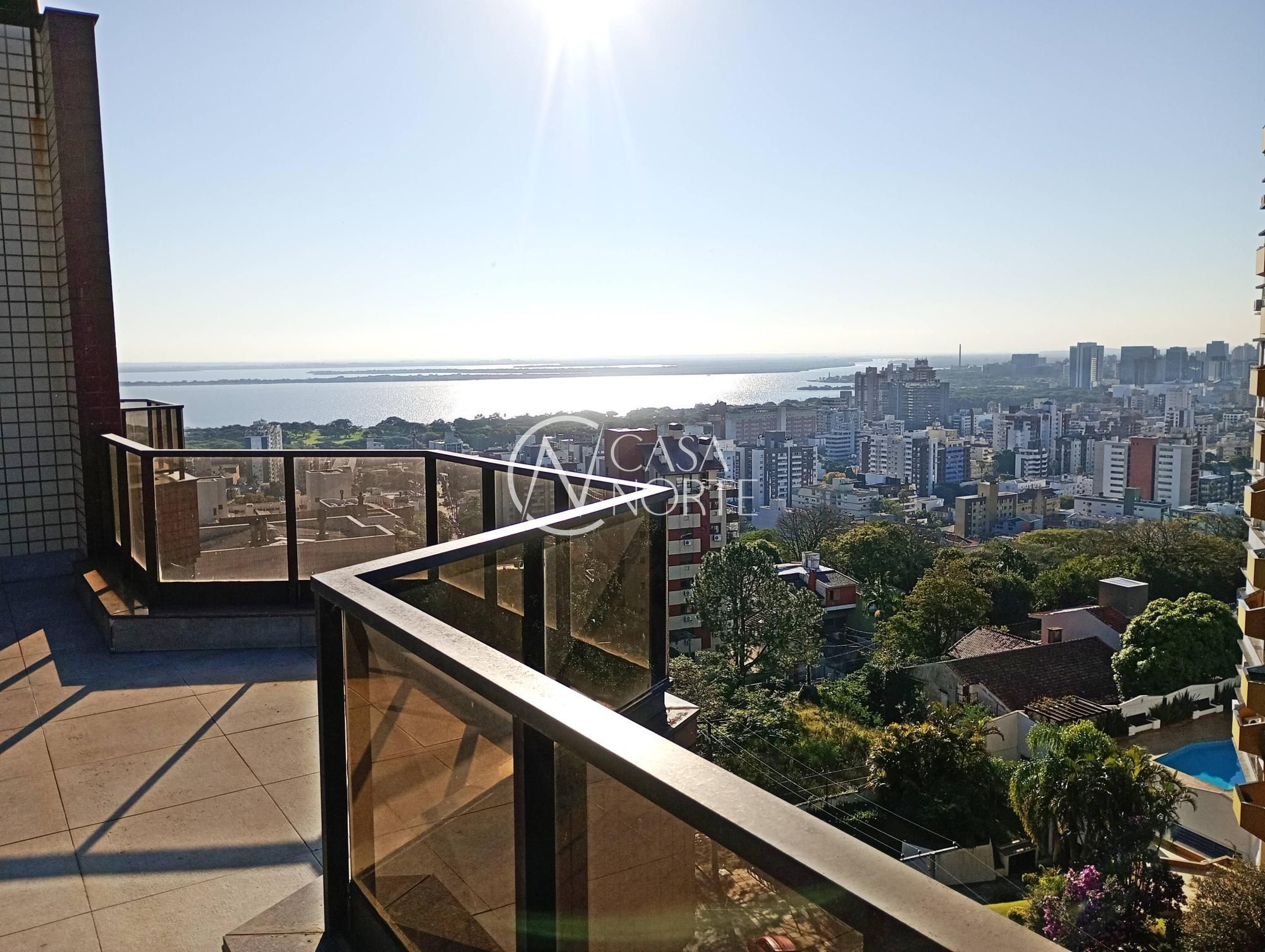 Cobertura à venda com 3 quartos, 310m², 1 suíte, 3 vagas, Rua Corrêa Lima no bairro Menino Deus em Porto Alegre
