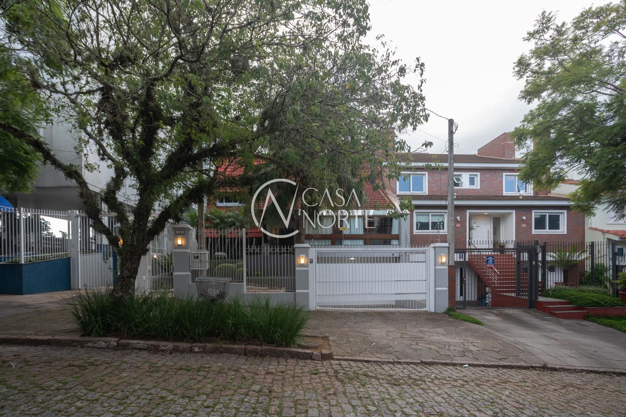 Casa à venda com 4 quartos, 282m², 1 suíte, 2 vagas, Rua João Paetzel no bairro Chácara das Pedras em Porto Alegre
