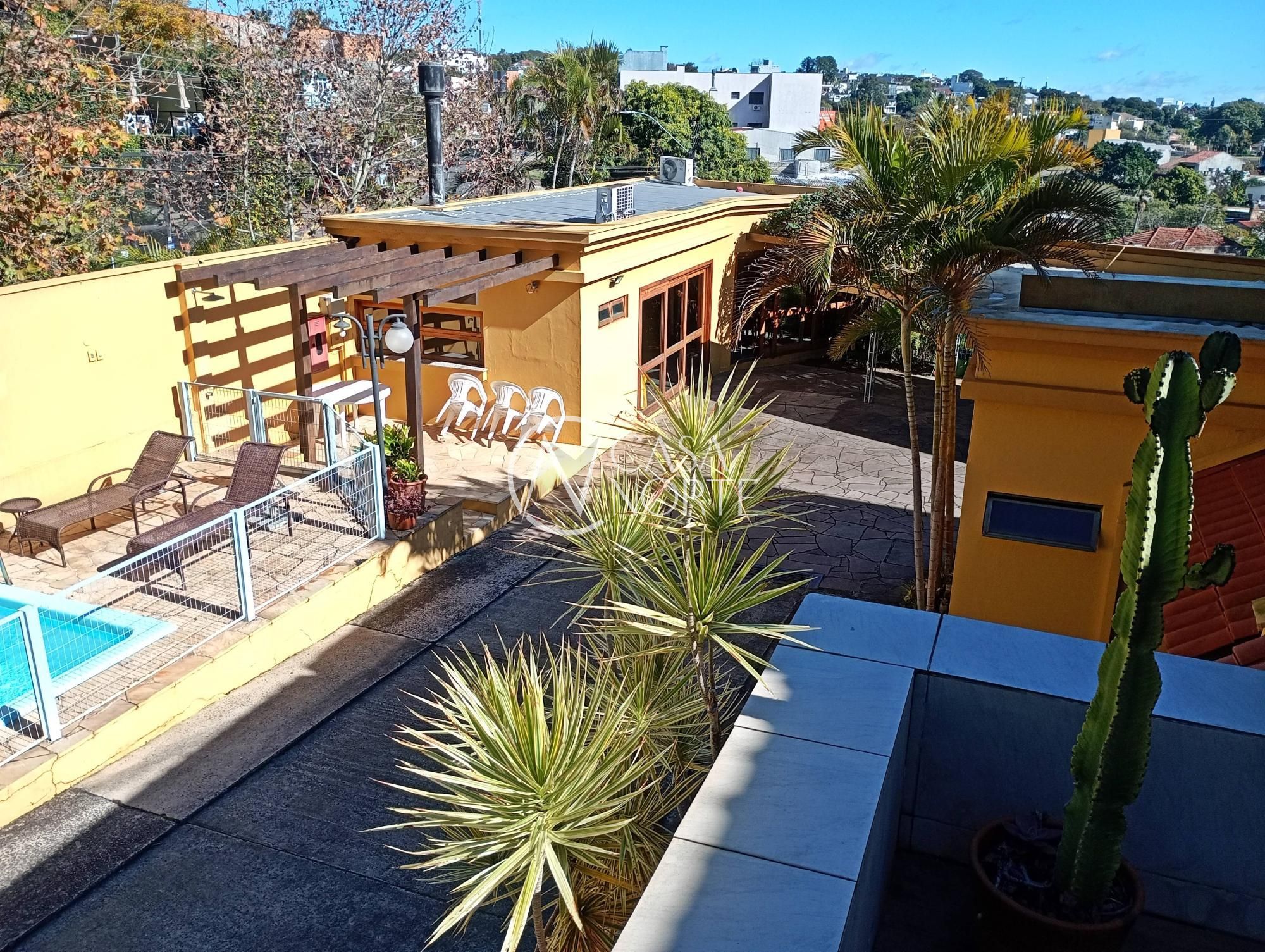 Casa de Condomínio à venda com 2 quartos, 123m², 2 suítes, 2 vagas, Rua Manoel Lopes Meirelles no bairro Jardim Sabará em Porto Alegre
