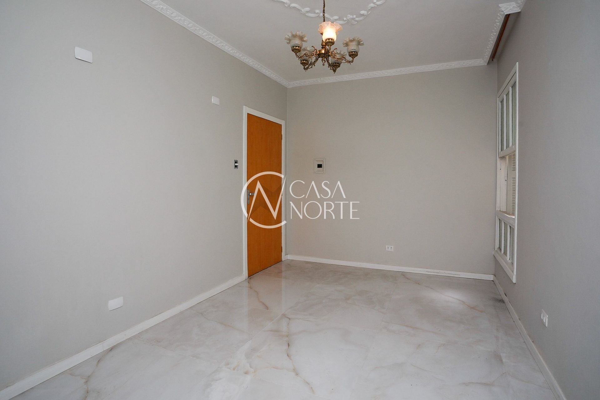 Apartamento à venda com 2 quartos, 56m², Rua Dezessete de Junho no bairro Menino Deus em Porto Alegre