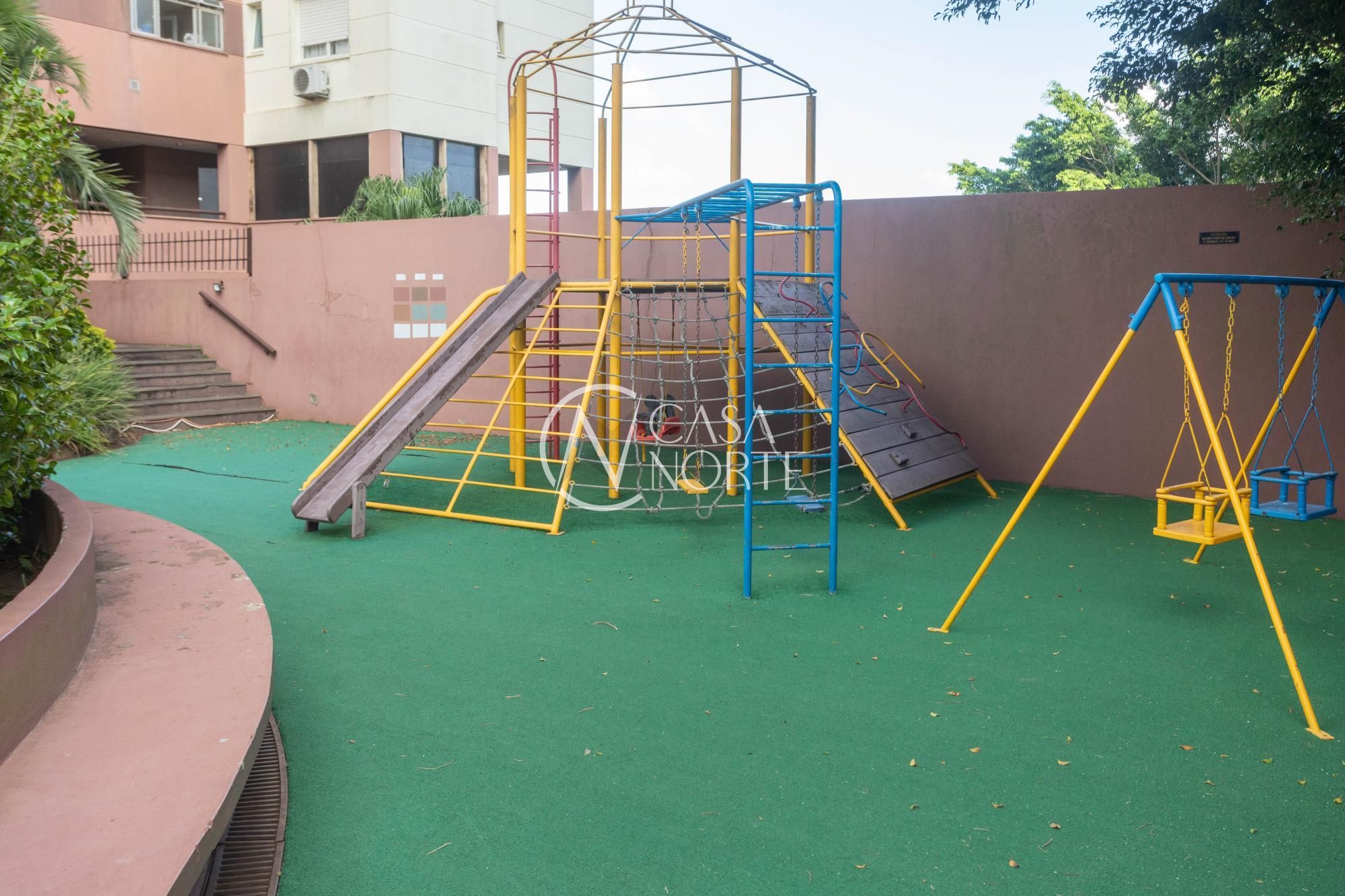 Apartamento à venda com 3 quartos, 96m², 1 suíte, 1 vaga, Avenida General Barreto Viana no bairro Chácara das Pedras em Porto Alegre