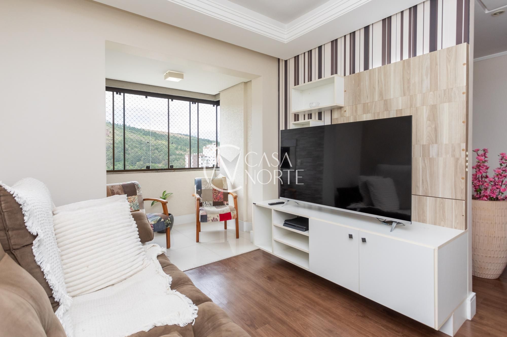 Apartamento à venda com 3 quartos, 78m², 1 suíte, 1 vaga, Rua Abram Goldsztein no bairro Jardim Carvalho em Porto Alegre