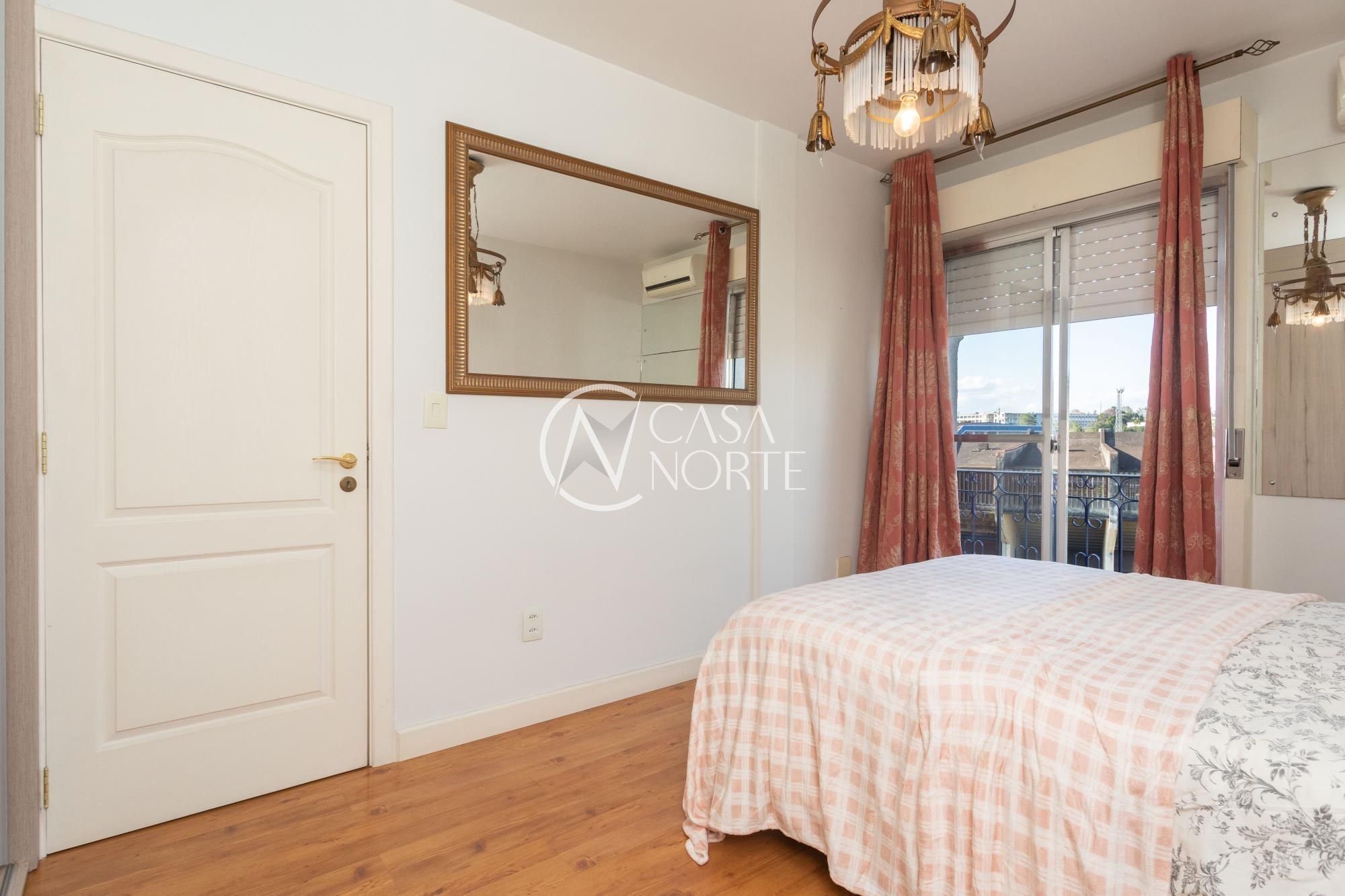 Cobertura à venda com 2 quartos, 142m², 2 suítes, 1 vaga, Avenida Coronel Gastão Haslocher Mazeron no bairro Medianeira em Porto Alegre