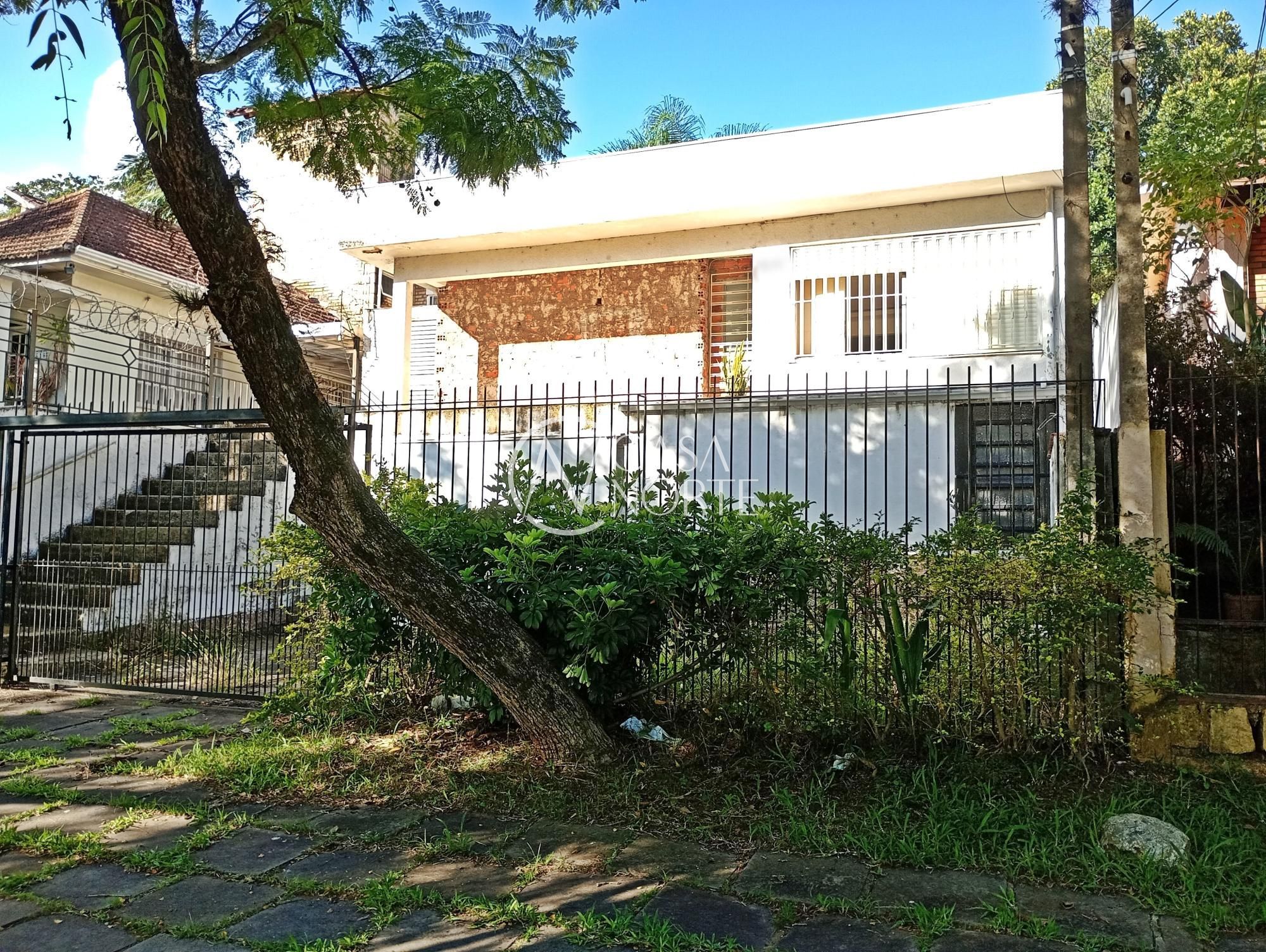 Casa à venda com 3 quartos, 147m², 3 suítes, 2 vagas, Avenida General Barreto Viana no bairro Chácara das Pedras em Porto Alegre