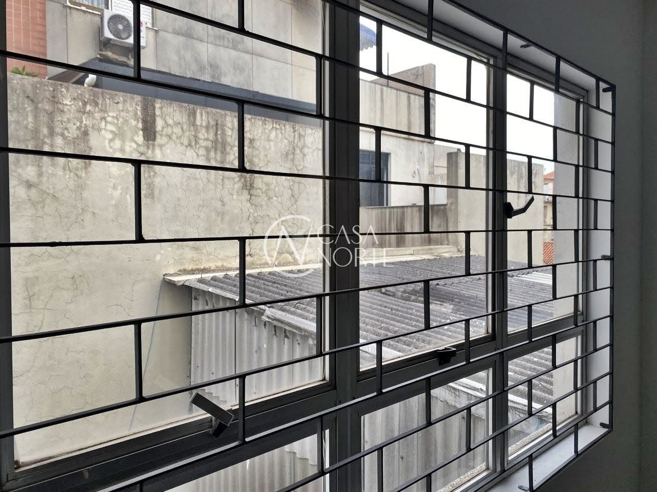 Sala Comercial à venda com 1 quarto, 26m², Avenida Tapiaçu no bairro Passo da Areia em Porto Alegre