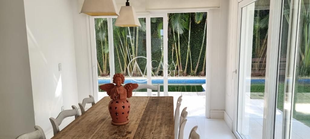 Casa à venda com 3 quartos, 375m², 3 suítes, 3 vagas, Rua Alcides Gonzaga no bairro Boa Vista em Porto Alegre