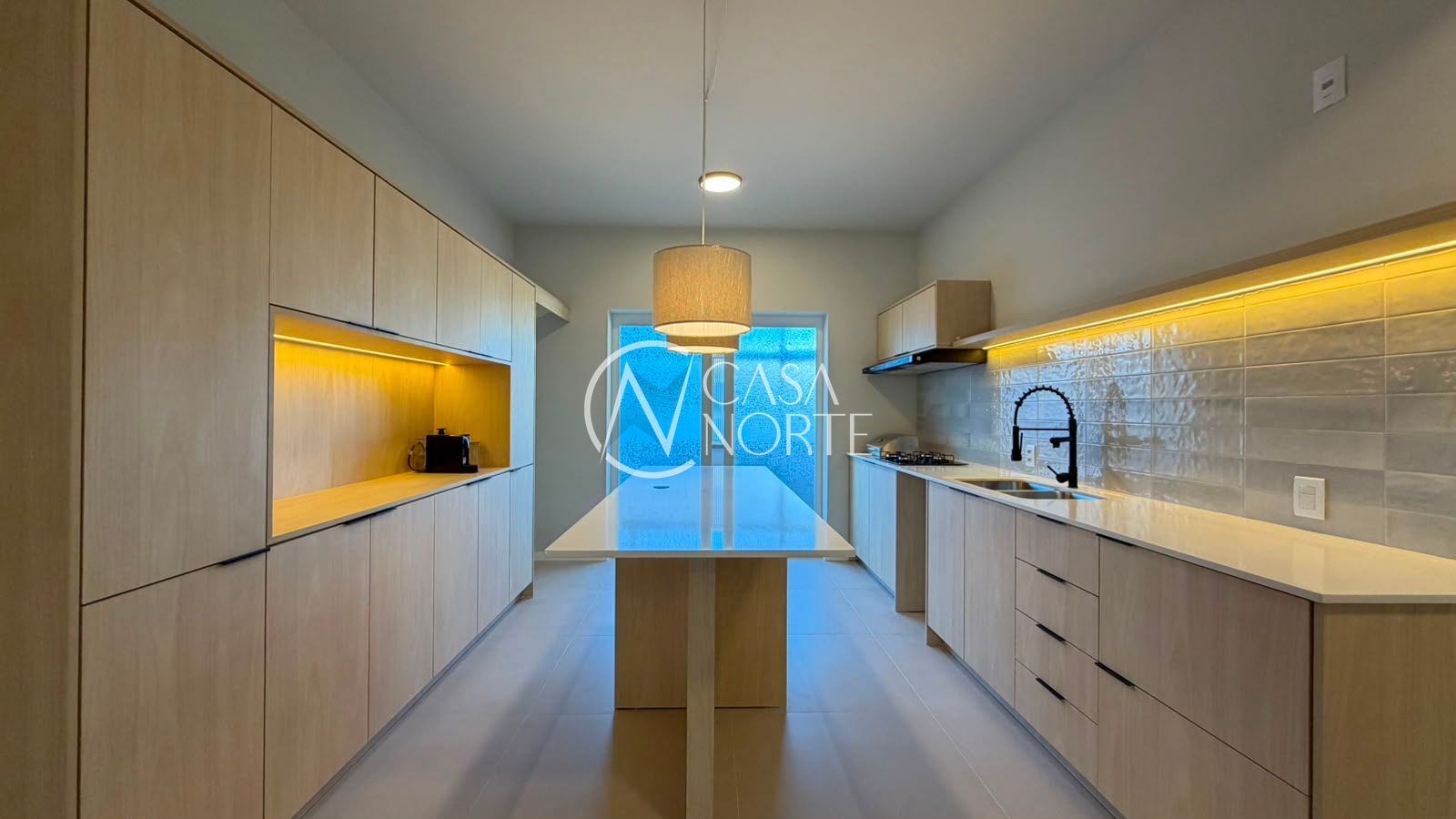 Apartamento à venda com 3 quartos, 141m², 1 suíte, 1 vaga, Avenida Ganzo no bairro Menino Deus em Porto Alegre