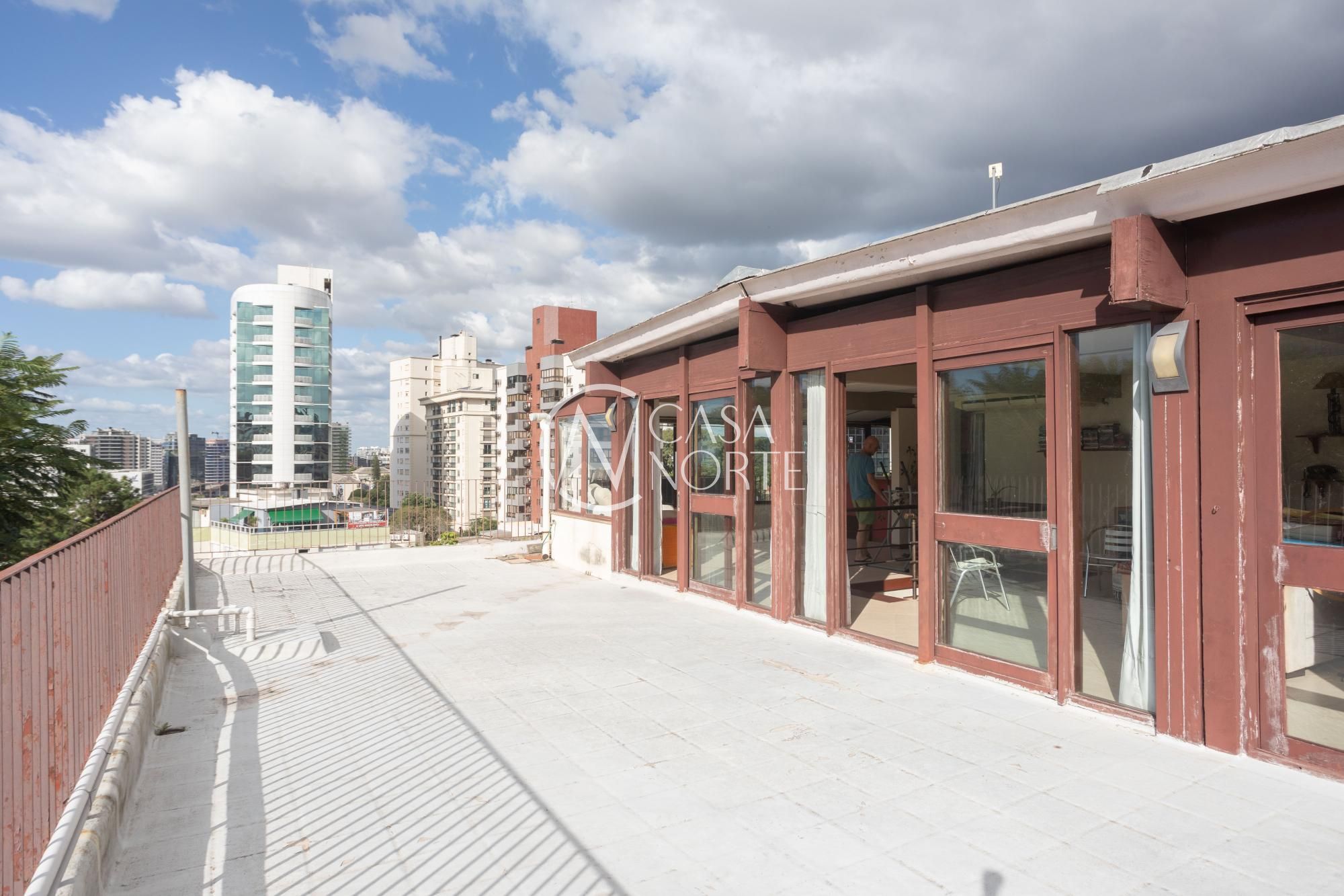 Cobertura à venda com 3 quartos, 152m², 1 suíte, 2 vagas, Avenida Carlos Gomes no bairro Petrópolis em Porto Alegre