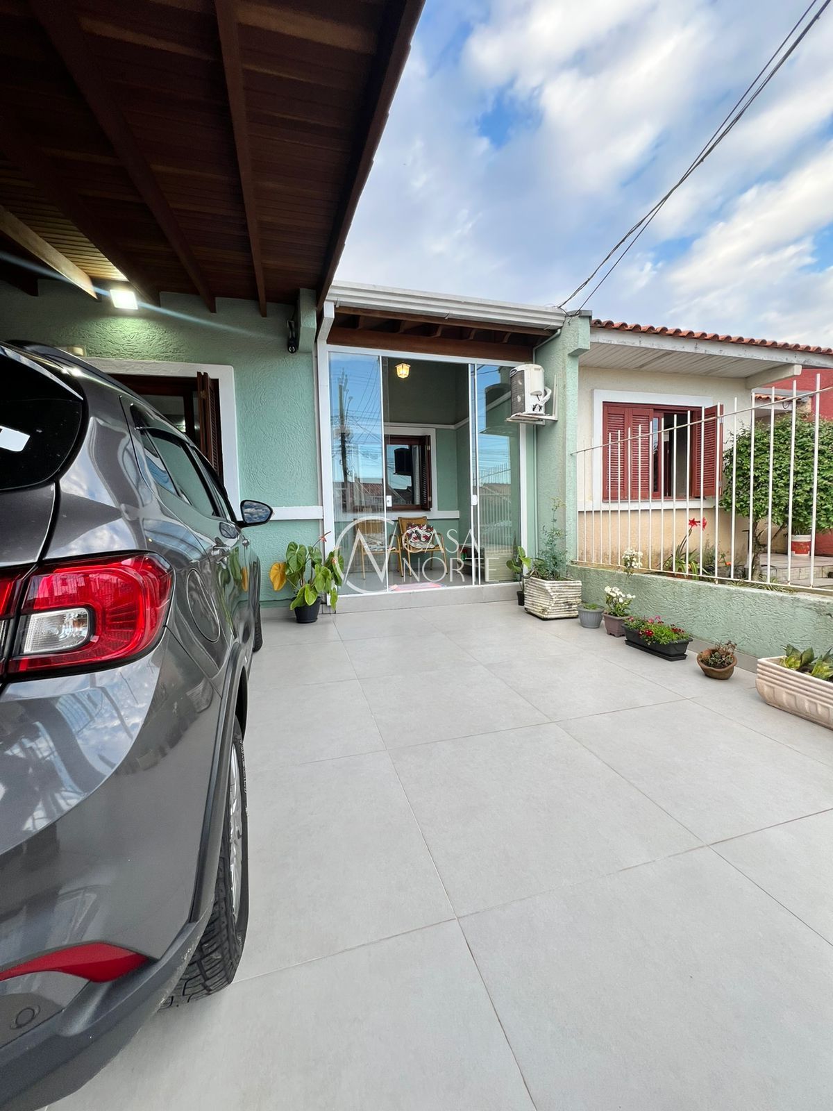 Casa à venda com 3 quartos, 53m², 2 vagas, Rua José Celestino da Silva no bairro Hípica em Porto Alegre