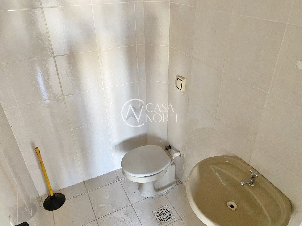 Sala Comercial à venda com 1 quarto, 28m², Rua Tupi no bairro Passo da Areia em Porto Alegre