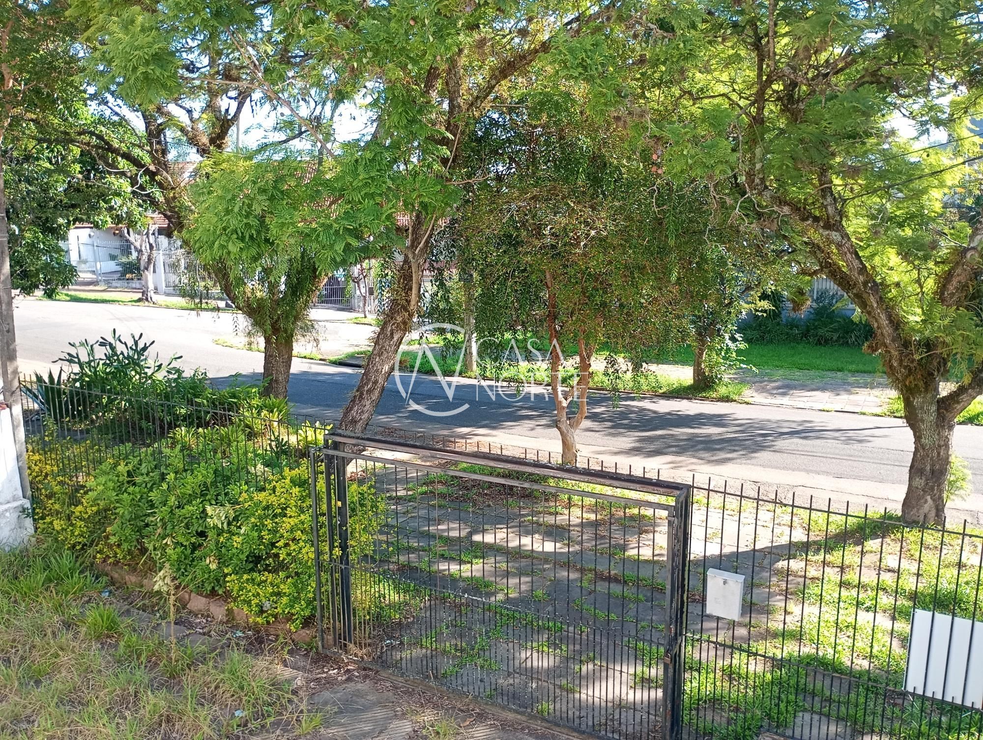 Casa à venda com 3 quartos, 147m², 3 suítes, 2 vagas, Avenida General Barreto Viana no bairro Chácara das Pedras em Porto Alegre