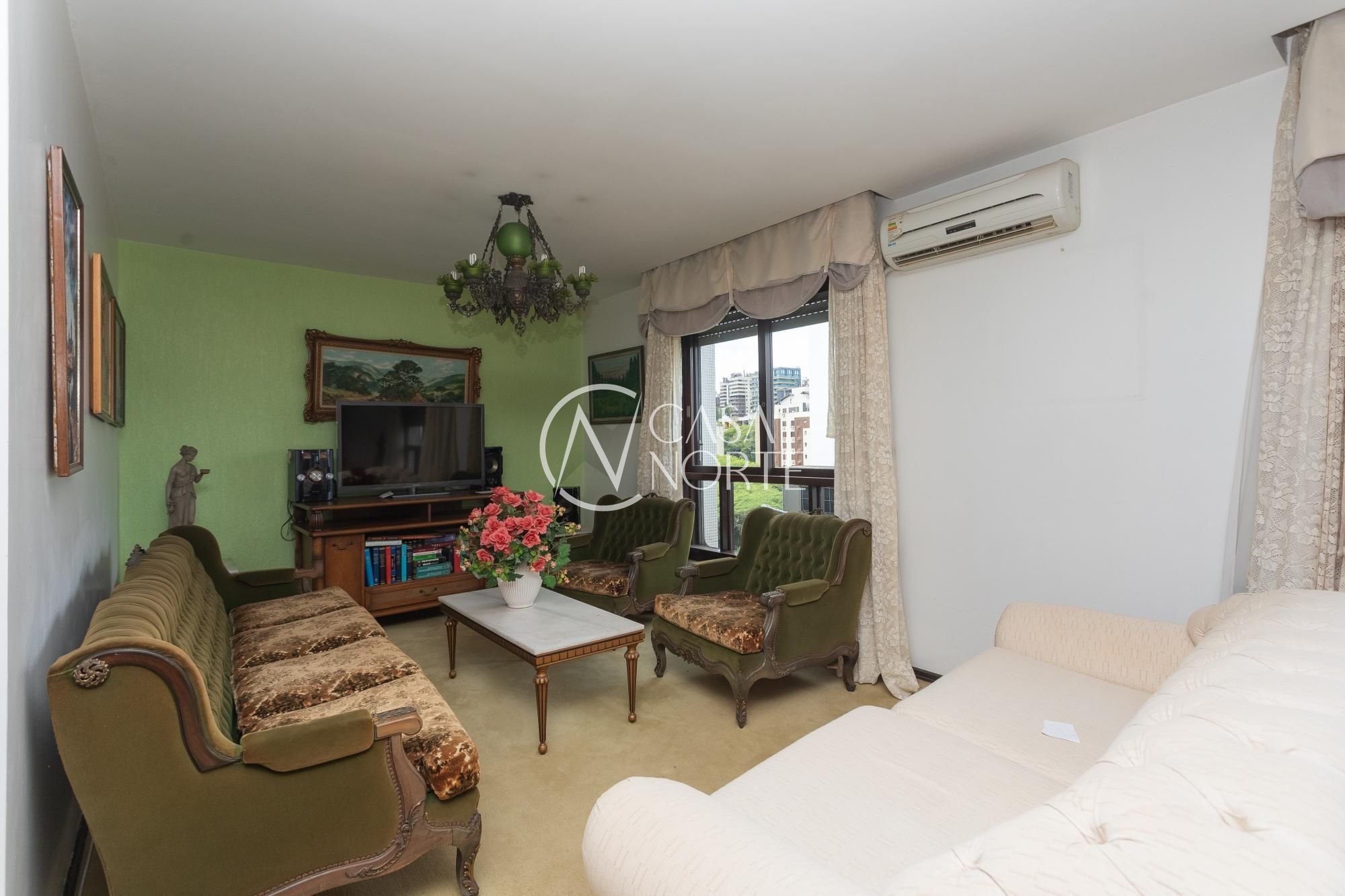 Cobertura à venda com 3 quartos, 229m², 1 suíte, 2 vagas, Rua Quintino Bocaiúva no bairro Rio Branco em Porto Alegre