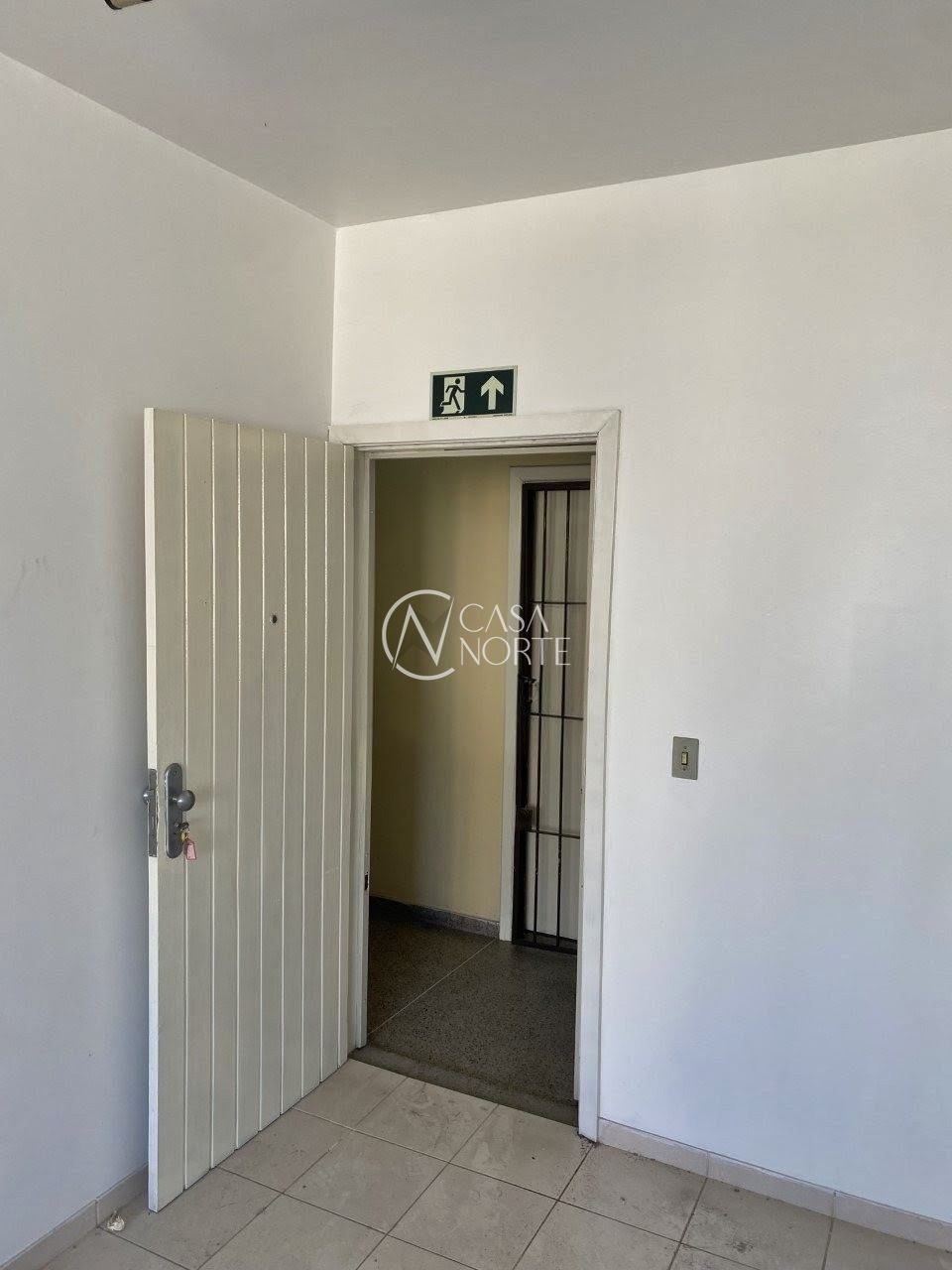 Sala Comercial à venda com 1 quarto, 28m², Rua Tupi no bairro Passo da Areia em Porto Alegre