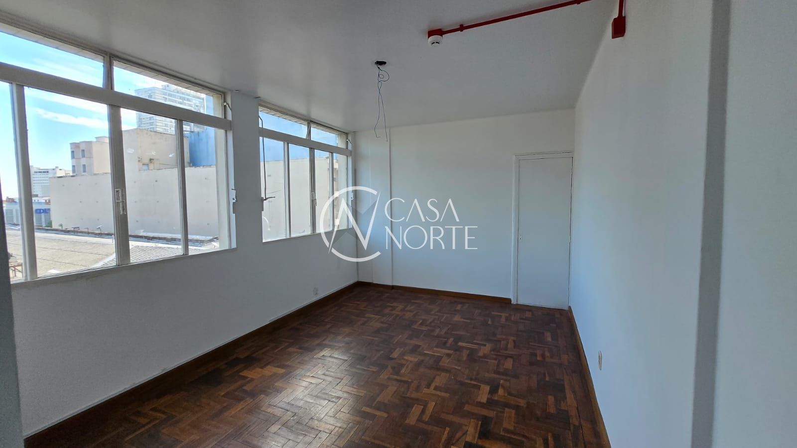 Sala Comercial à venda com 1 quarto, 23m², Avenida Alberto Bins no bairro Centro Histórico em Porto Alegre