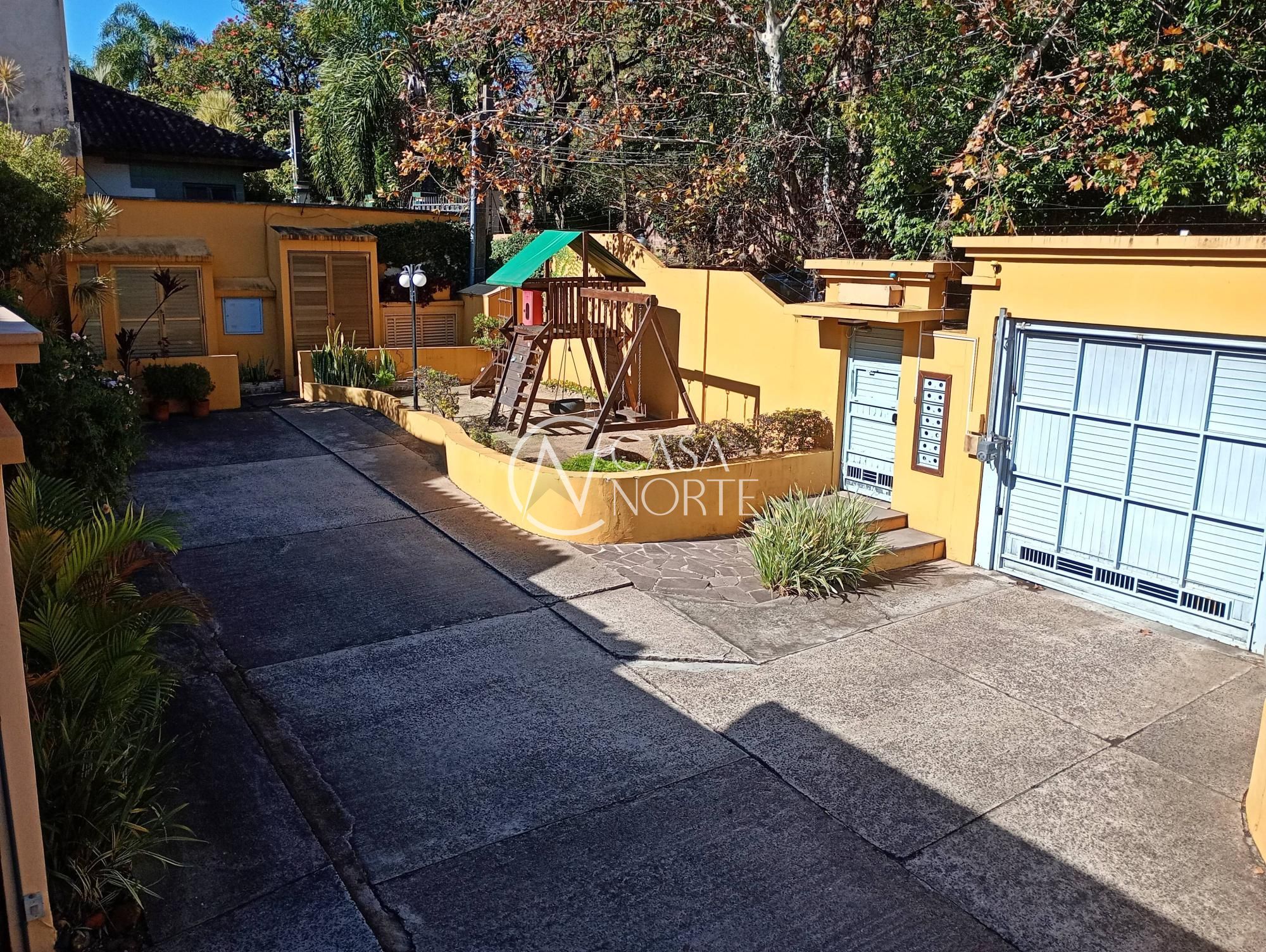 Casa de Condomínio à venda com 2 quartos, 123m², 2 suítes, 2 vagas, Rua Manoel Lopes Meirelles no bairro Jardim Sabará em Porto Alegre