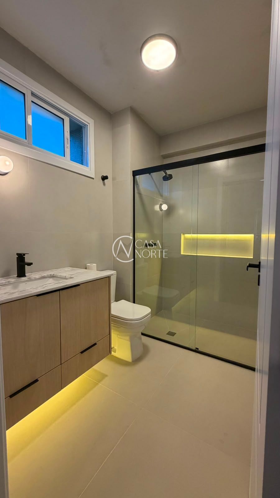 Apartamento à venda com 3 quartos, 141m², 1 suíte, 1 vaga, Avenida Ganzo no bairro Menino Deus em Porto Alegre